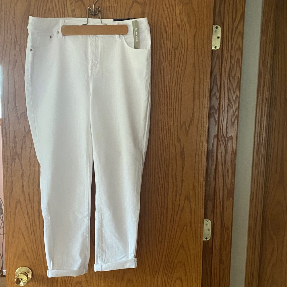 Chico’s White Cropped Slim Women’s Jeans